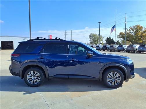 2024 Nissan Pathfinder SV FWD