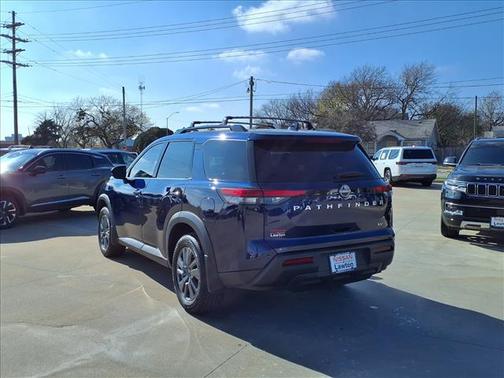 2024 Nissan Pathfinder SV FWD