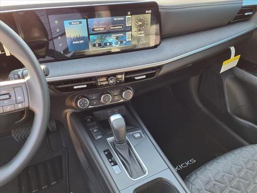 2025 Nissan Kicks SV