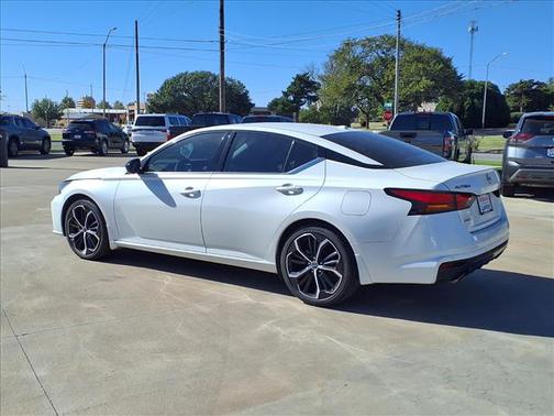 2024 Nissan Altima SR FWD