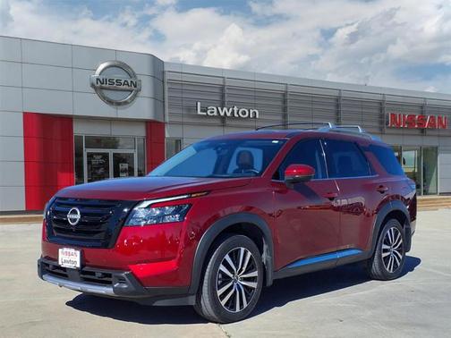 2025 Nissan Pathfinder Platinum FWD