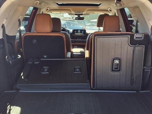 2025 Nissan Pathfinder Platinum FWD