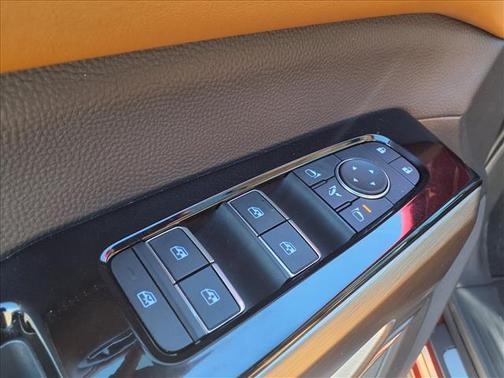 2025 Nissan Pathfinder Platinum FWD