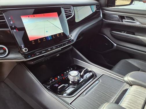 2023 Jeep Wagoneer L Series III 4x4