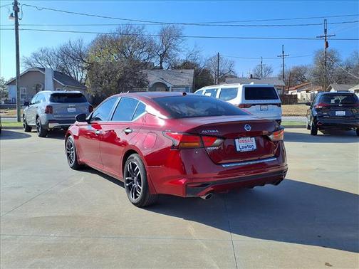 2022 Nissan Altima 2.5 SV
