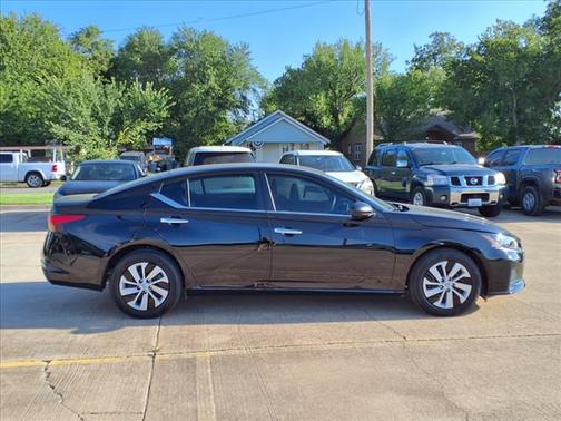 2025 Nissan Altima S FWD