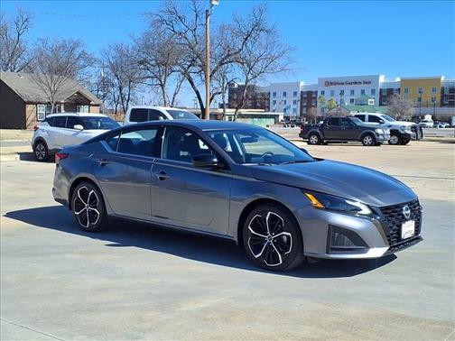 2023 Nissan Altima SR FWD