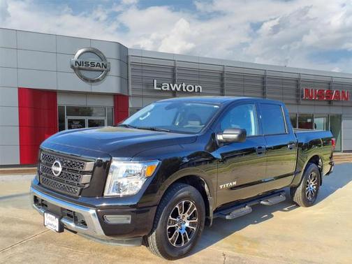 2024 Nissan Titan SV