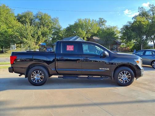 2024 Nissan Titan SV