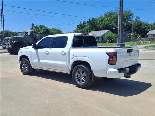 Glacier White 2026 Nissan Frontier SV