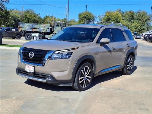 2023 Nissan Pathfinder Platinum FWD