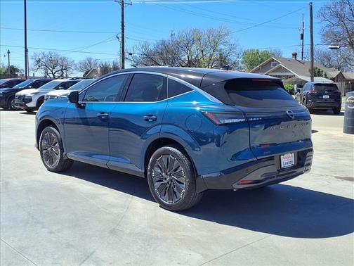 Aurora Blue Pearl Metallic/Super Black 2026 Nissan Murano Platinum