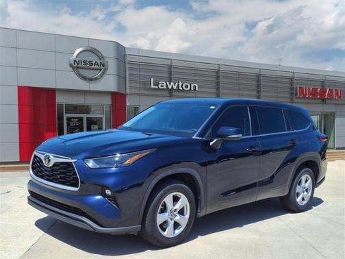 2022 Toyota Highlander LE