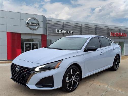 2025 Nissan Altima SR FWD