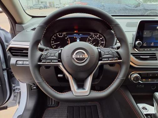 2025 Nissan Altima SR FWD