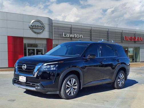 2025 Nissan Pathfinder SL 4WD