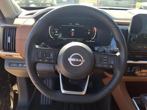 2025 Nissan Pathfinder Platinum FWD