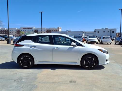 2023 Nissan Leaf SV PLUS 60 kWh