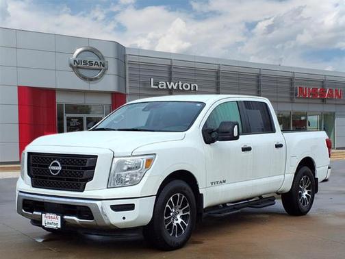 2024 Nissan Titan SV