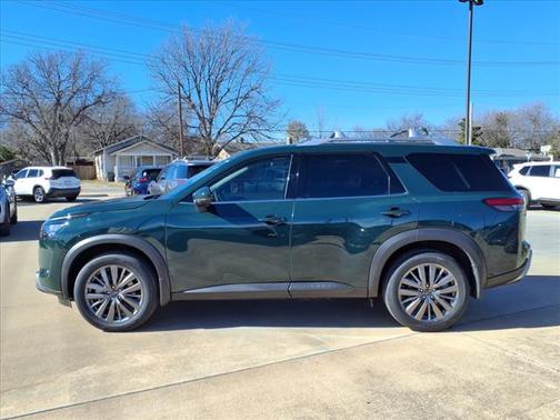 2025 Nissan Pathfinder SL FWD