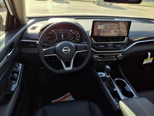 2025 Nissan Altima SR FWD