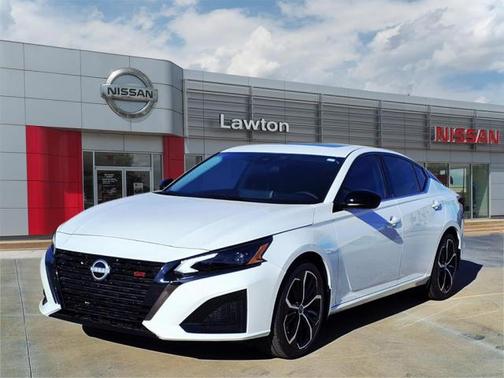 2025 Nissan Altima SR FWD