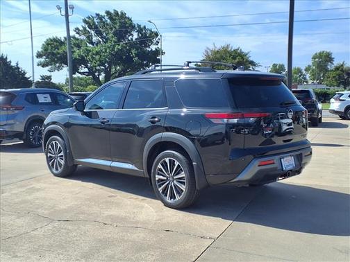 Super Black 2026 Nissan Pathfinder Platinum