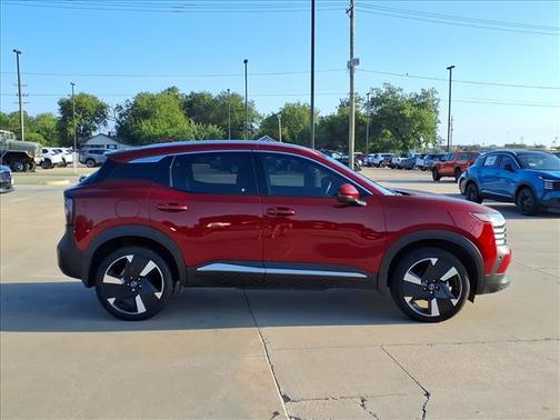 2025 Nissan Kicks SR