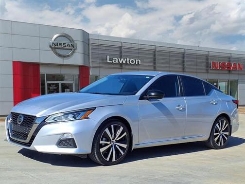 2022 Nissan Altima SR FWD