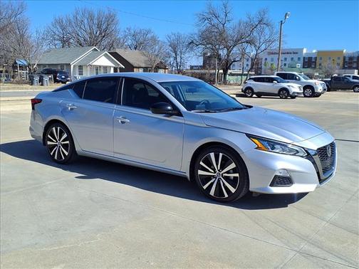 2022 Nissan Altima SR FWD