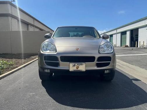 Beige 2004 Porsche Cayenne Cayenne