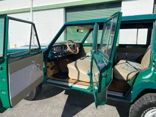 1969 Jeep Wagoneer 