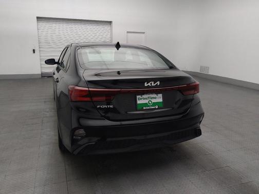Aurora Black 2024 Kia Forte LXS