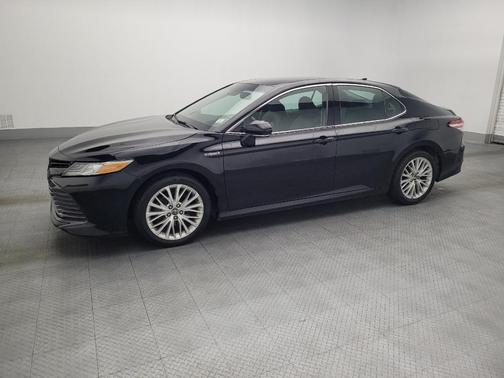 2019 Toyota Camry Hybrid XLE