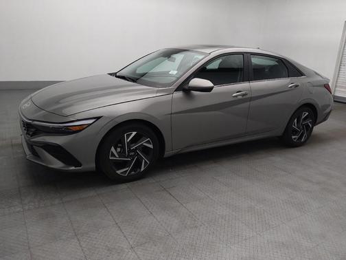 Fluid Metal 2025 Hyundai ELANTRA SEL