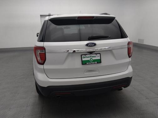 Oxford White 2017 Ford Explorer Base