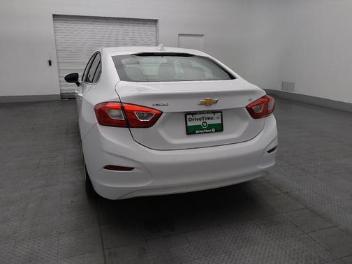 Summit White 2018 Chevrolet Cruze LT