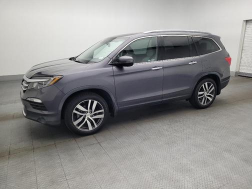Modern Steel Metallic 2018 Honda Pilot Touring