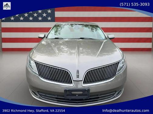 Luxe 2016 Lincoln MKS Base
