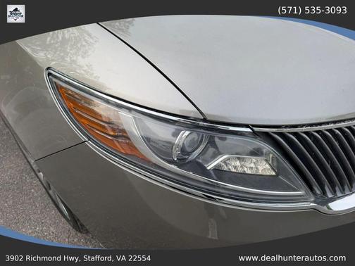 Luxe 2016 Lincoln MKS Base