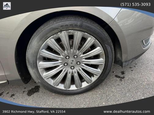 Luxe 2016 Lincoln MKS Base