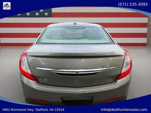 Luxe 2016 Lincoln MKS Base