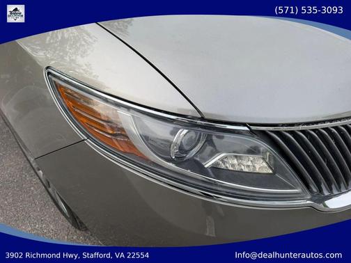 Luxe 2016 Lincoln MKS Base