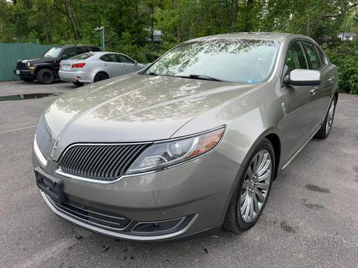 Luxe 2016 Lincoln MKS Base