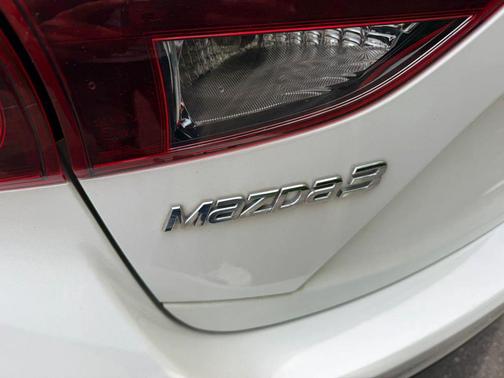 2014 Mazda Mazda3 i Sport