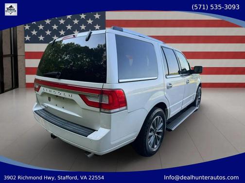 White Platinum Metallic Tri-Coat 2017 Lincoln Navigator Select
