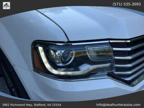 White Platinum Metallic Tri-Coat 2017 Lincoln Navigator Select