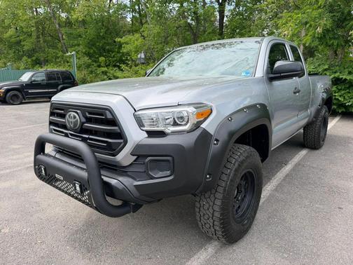 2018 Toyota Tacoma SR