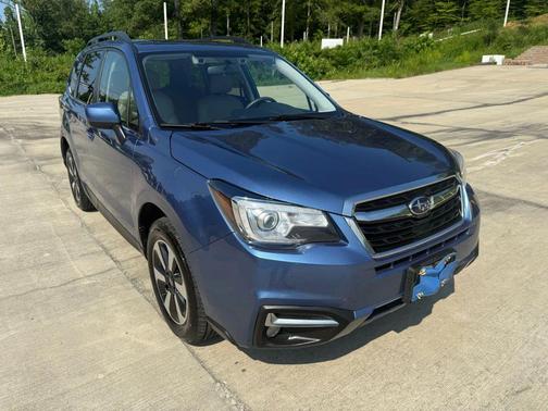 Quartz Blue Pearl 2017 Subaru Forester 2.5i Limited