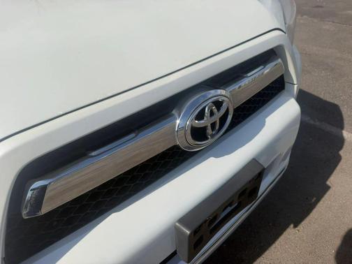 Blizzard Pearl 2012 Toyota 4Runner SR5